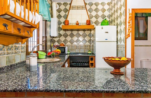 Conil de la Frontera Casa | Encantadora casa con piscina, terraza, jardín y Wi-Fi; Mascotas permitidas, estacionamiento disponible
