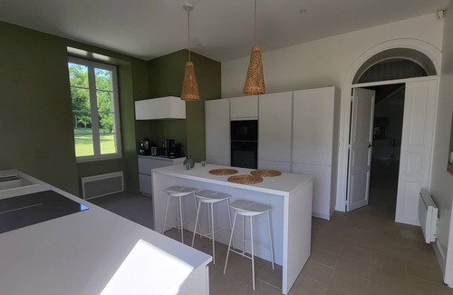 Auriac-sur-Vendinelle Casa | Encantadora casa / edificio anexo / piscina protegida