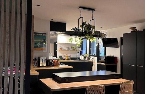Cenac Casa | Charming house near Bordeaux - quiet - sleeps 8 - swimming pool - summer kitchen