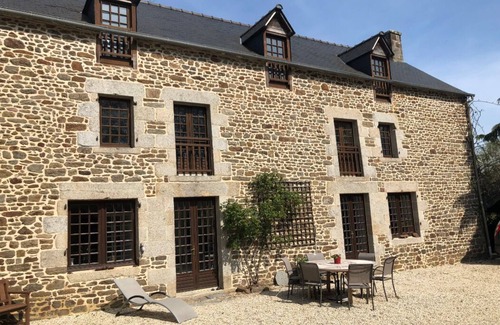 La Vicomte-sur-Rance Casa | casa encantadora con piscina climatizada cerca de Dinan / Dinard / St Malo