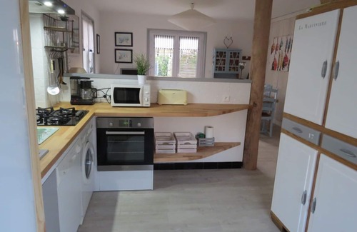 La Cotiniere Casa | Charming house in quiet, enclosed garden, near sea, port, shops