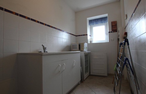 Villedieu-les-Poeles-Rouffigny Cabaña | Casa rural con piscina, jardín y WiFi en entorno tranquilo