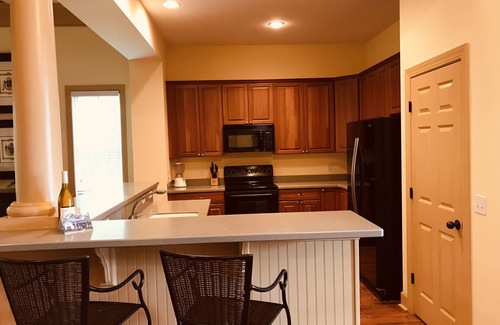 Bluffton Casa | Nueva oferta - Hampton Hall Golf Cottage con encanto