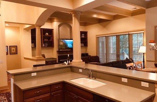 Bluffton Casa | Nueva oferta - Hampton Hall Golf Cottage con encanto
