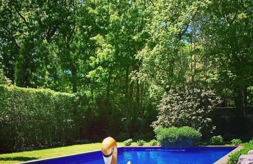 Wainscott Woods Casa | Encanto Hamptons Retreat cerca del océano, tiendas, Jitney
