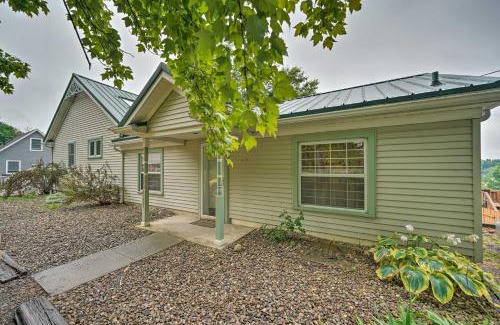Lisbon Casa | Charming Hanoverton Cottage on Guilford Lake!