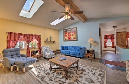 Lisbon Casa | Charming Hanoverton Cottage on Guilford Lake!