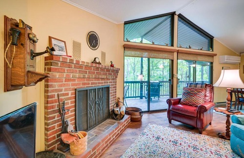 The Woods Casa | Charming Hedgesville Retreat with Deck and Fireplace!