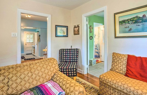 Lakeside Cabaña | Charming Henrico Cottage w/ Yard + Fire Pit!