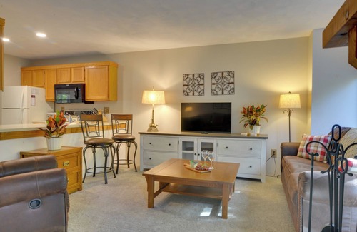 Hidden Valley Casa | Charming Hidden Valley Resort Home: Walk to Slopes