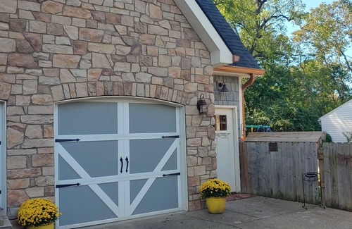 Belknap Casa | Charming Highlands Carriage House 2 beds/2bath NO POOL