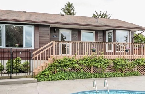 Meaford Cabaña | Charming hilltop lake view cottage mins from beach