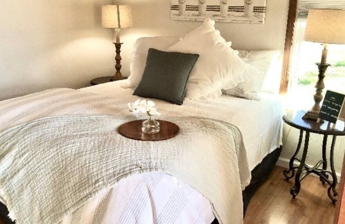 Carmel Valley Casa | Charming Hilltop Villa @ Sky Ranch