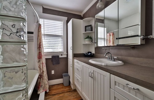 Historic District Casa | Charming historical 2-bedroom house in gorgeous New Smyrna Beach - pet friendly
