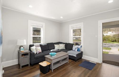 Glenwood Springs Casa | Charming, Historic! Walking Distance to Town!