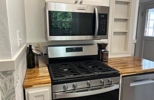 Northtown Casa | Charming Historic 4 bed -Nearby Eats, Brewery, Shops, Park