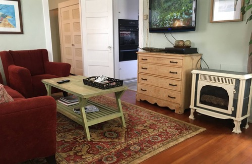 Morro Bay Cabaña | Cottage con encanto e histórico de playa - Oasis en el corazón del centro