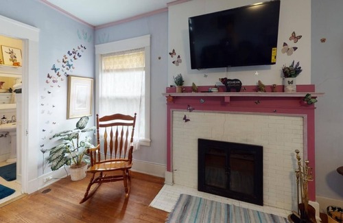 Wausau Cama Y Desayuno | Charming, Historic bed & breakfast in awesome Wausau with WiFi, AC & parking