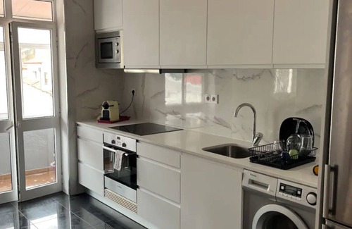 Bonfim Condominio | Charming Historic Center Oporto Apartment Balcony a 5 min da Ribeira e Aliados