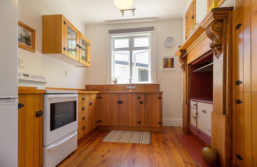 Nelson Cabaña | Charming Historic Cottage 3 minutes to city centre