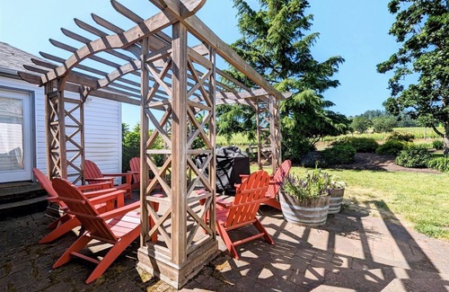 Dayton Cabaña | Charming Historic Cottage on Vineyard