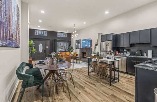 Old City Apartamento | Charming Historic Gem Heart of Philly 2B