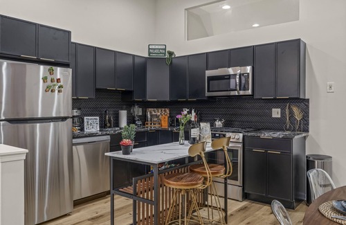 Old City Apartamento | Charming Historic Gem Heart of Philly 2B