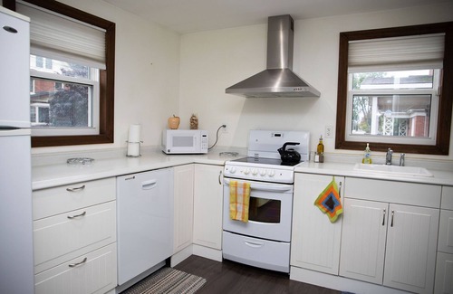 North Bay Casa | Charming historic home w/ parking, walk to downtown, waterfront, shops & more.