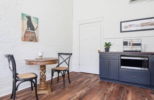 West Main Historic District Apartamento | Charming historic studio@The 713 - on The Bourbon Trail and Museum Row