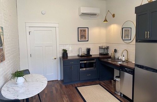 West Main Historic District Apartamento | Charming historic studio@The 713 - on The Bourbon Trail and Museum Row