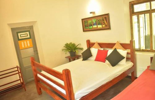 Ambalangoda Villa | Charming & historical 3-Bed Bungalow in Hikkaduwa