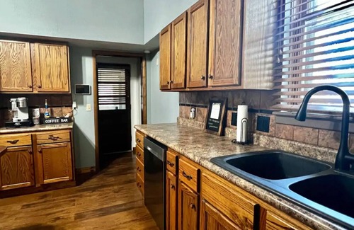 Lyons Casa | Charming historical 3-bedroom home in Lyons, Kansas