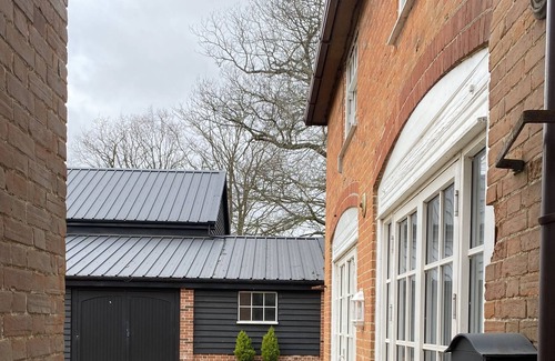 Diss Apartamento | Charming Historical Loft on a Countryside Estate
