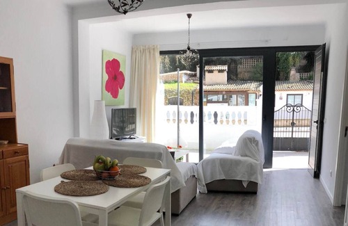Cala San Vicente Apartamento | Encantador apartamento "Can Inma By Modesto B" cerca de la playa con Wi-Fi y aire acondicionado; aparcamiento disponible, se admiten mascotas