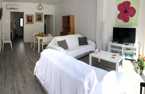 Cala San Vicente Apartamento | Encantador apartamento "Can Inma By Modesto B" cerca de la playa con Wi-Fi y aire acondicionado; aparcamiento disponible, se admiten mascotas