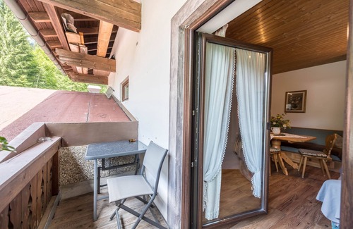 Ruhpolding Apartamento | Encantador apartamento vacacional Förchensee junto al lago con Wi-Fi, sauna y piscina
