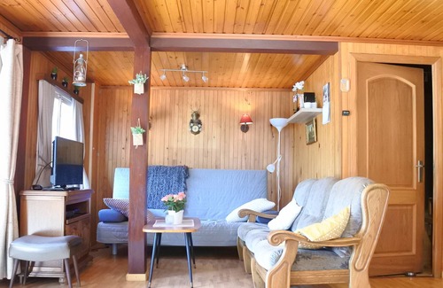 Han-sur-Lesse Chalet De Esquí | Encantador chalet de vacaciones ubicado en una finca privada con jardín vallado