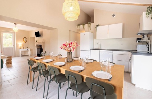 Hautefort Casa | Encantadora casa de vacaciones con piscina privada