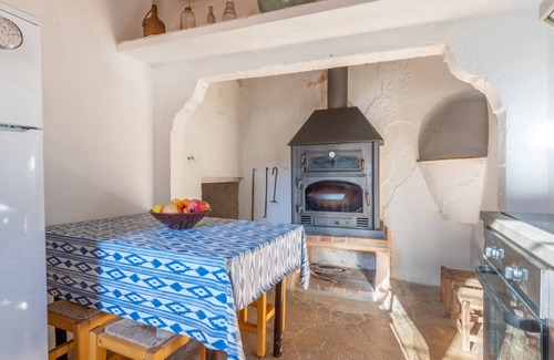Es Carritxo Casa | Encantadora casa de vacaciones Can Bonjesus con vista a la montaña, Wi-Fi, jardín y terraza; aparcamiento disponible, mascotas permitidas