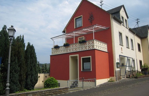 Bremm Casa | Charming Holiday Home in Bremm Eifel with Garden