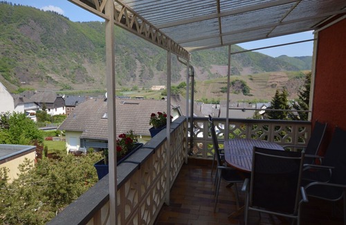 Bremm Casa | Charming Holiday Home in Bremm Eifel with Garden