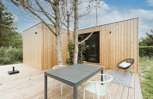 Ouddorp Chalet De Esquí | Charming holiday home for two