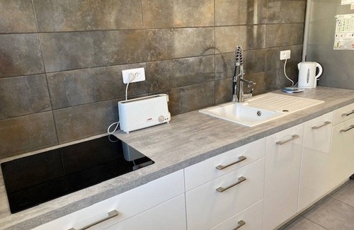 Royan Casa | Casa adorable con jardín, terraza y parking, mascotas bienvenidas