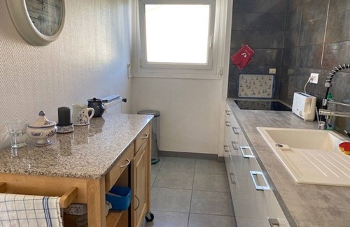 Royan Casa | Casa adorable con jardín, terraza y parking, mascotas bienvenidas