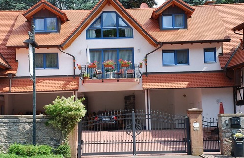 Glattbach Casa | Alquiler de vacaciones con Encanto y equipo superior en Lime Rock Glattbach