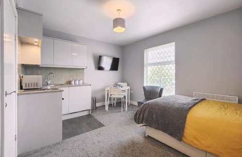 Hazel Grove Apartamento | Charming Holiday Studio in Hazel Grove - Self Catering Apartment 2