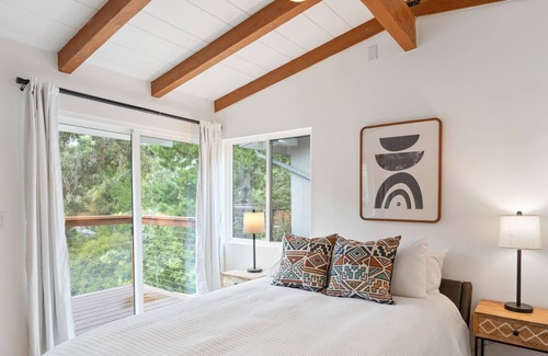 Beachwood Canyon Casa | Charming Hollywood Retreat Home with Canyon Views