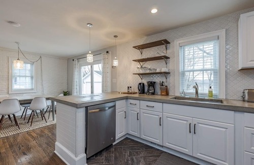 Harters Heights Casa | Charming home 1 mile to ND Families Welcome