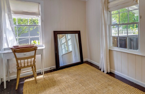 West Side Historic District Cabaña | Charming Home < 2 Mi to Downtown Hendersonville!