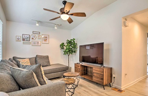 West Haven Casa | Charming Home ~ 6 Mi to Downtown New Haven!